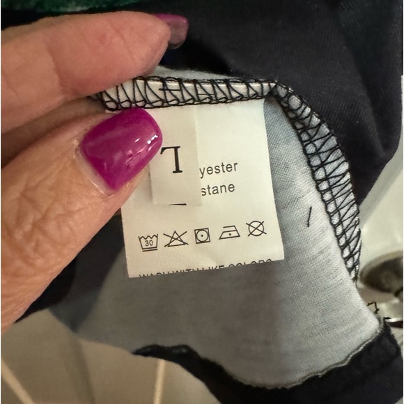 Black - Short Sleeve T-Shirt - St Patrick Theme Wine Glass - NWOT - Size L - Picture 4 of 4